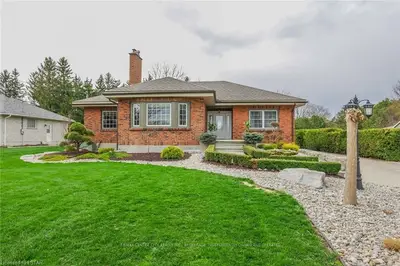 3035 WESTMINSTER Drive, London South, ON N6E 3Y4