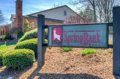 1100 BYRON BASELINE Road 6, London South, ON N6K 4M3