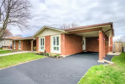 26 TUMBLEWEED Crescent, London South, ON N6E 2N7