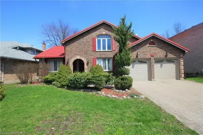 14 MASONVILLE Crescent, London North, ON N5X 3T2