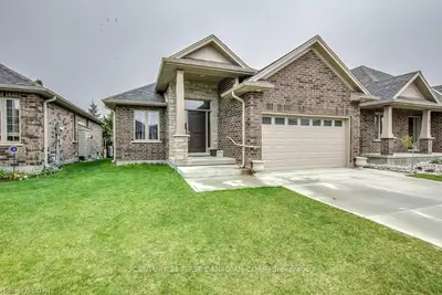 295 MOGG Street 8, Strathroy-Caradoc, ON N7G 0C6