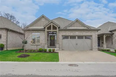 725 EAGLETRACE Drive 37, London North, ON N6G 0J7