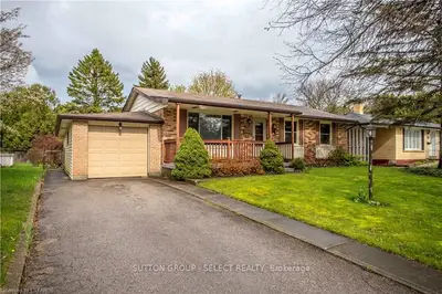 368 VALLEYVIEW Avenue, London East, ON N5Y 1S8