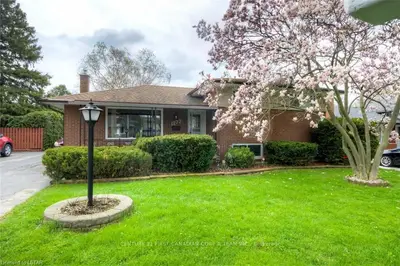 1272 VICTORIA Drive, London East, ON N5Y 4E4