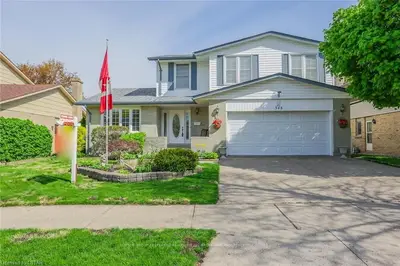 348 VILLAGE GREEN Avenue, London South, ON N6J 3Z7