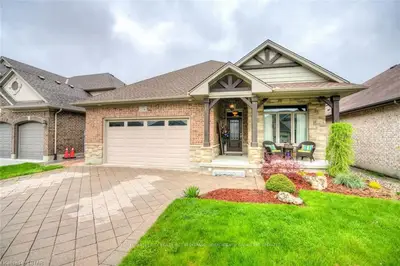 2336 LILAC Avenue, London South, ON N6K 5E1