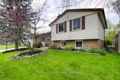1067 GUILDWOOD Boulevard, London North, ON N6H 4G4