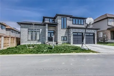 3560 SINGLETON Avenue 22, London South, ON N6L 0C9
