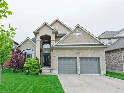 1019 GLENEAGLE Trail, London North, ON N6G 0K9