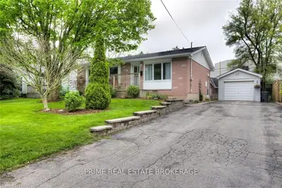 1307 HILLCREST Avenue, London East, ON N5Y 4N6