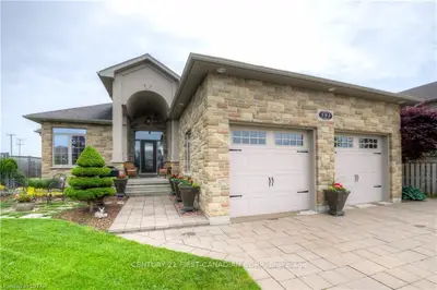 593 DARCY Drive, Strathroy-Caradoc, ON N7G 4L2