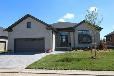 2423 MOE NORMAN Way, London South, ON N6K 5R5
