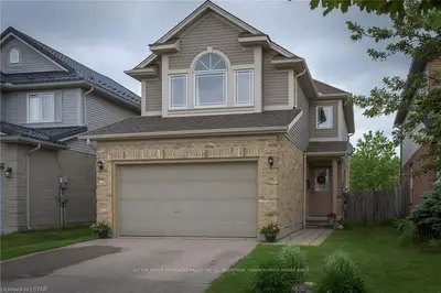 3045 MEADOWGATE Boulevard, London South, ON N6M 1L1