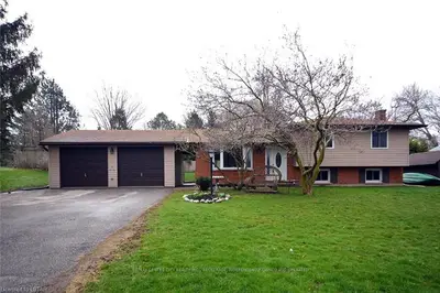 583558 Hamilton Road, South-west Oxford, On N5c 3s7