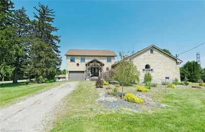 7068 Walkers Drive, Strathroy-caradoc, On N7g 3h4