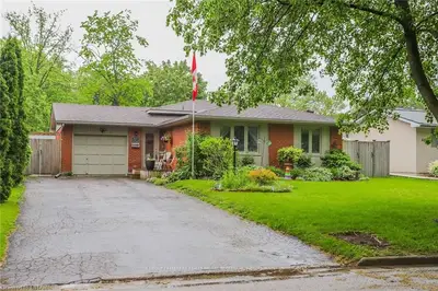 824 WESTBURY Crescent, London South, ON N6J 3C7