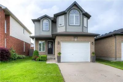 1136 FOXHUNT Road, London North, ON N6G 0C3