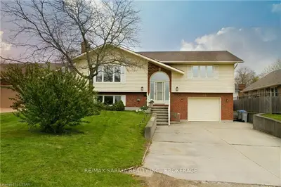 13 EUREKA Street, Lambton Shores, ON N0N 1J0