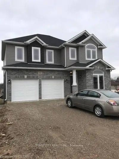 16 Brookfield Avenue, Ingersoll, On N5c 0b5