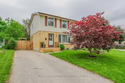 6 HINES Crescent, London South, ON N6C 3A3
