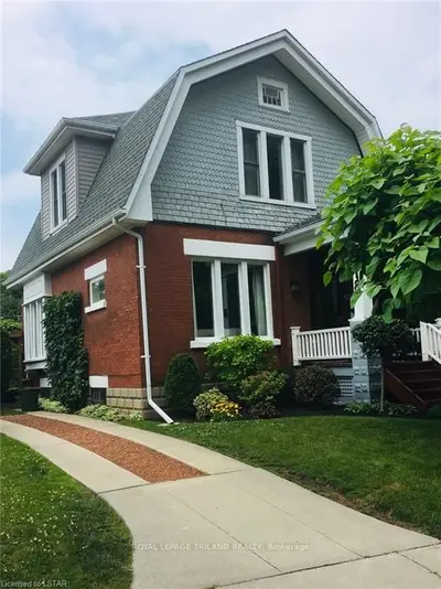 8 ARDAVEN Place, London South, ON N6C 1H5