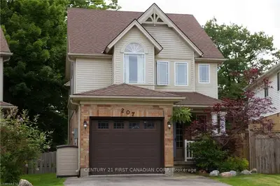 207 ROSSMORE Court, London South, ON N6C 6B7