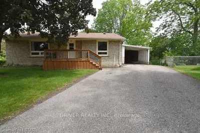 15 Crown Court, Aylmer, On N5h 2x5