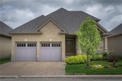 2081 WALLINGFORD Avenue 16, London North, ON N6G 0K1