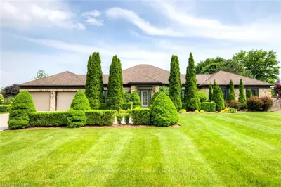 126 SUNRAY Avenue, London South, ON N6P 1C6