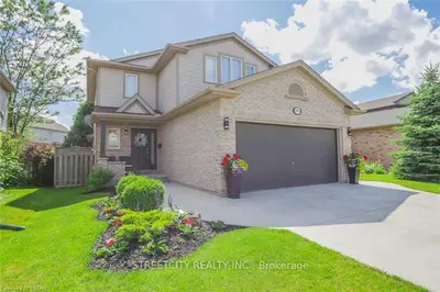 983 SOUTH WENIGE Drive, London North, ON N5X 4G4