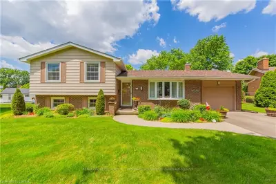 35 CUMBERLAND Crescent, London North, ON N5X 1B7