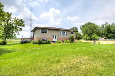 23171 MELBOURNE Road, Southwest Middlesex, ON N0L 1T0