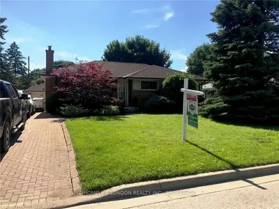 201 ARLINGTON Crescent, London South, ON N5Z 3C9