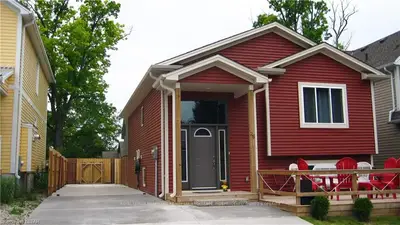 26 CENTRE Street, Lambton Shores, ON N0M 1T0