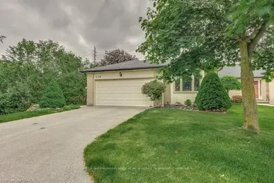211 PINE VALLEY Drive 22, London South, ON N6J 4W5