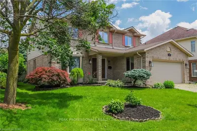 58 KANATA Crescent, London South, ON N6J 4S6