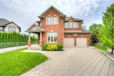 1561 Privet Place, London North, ON N5X 0E7