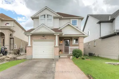1126 CROSSCREEK Crescent, London East, ON N5Y 6H6
