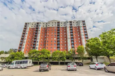 30 CHAPMAN Court 1007, London North, ON N6G 4Y4