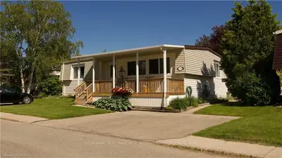 155 PEBBLE BEACH Parkway, South Huron, ON N0M 1T0
