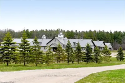 21446 DENFIELD Road, London North, ON N6H 5L2