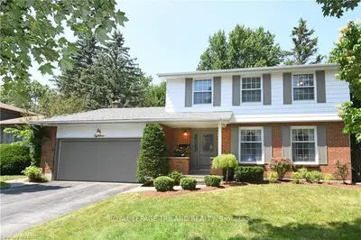 18 MCTAGGART Crescent, London North, ON N5X 2E3