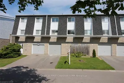 40 FAIRFAX Court 9, London North, ON N6G 3Y3