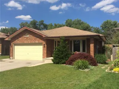 96 Golfdale Crescent, London South, ON N6C 5P5