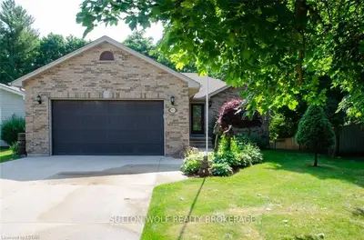 293-5 CARRIE Street, Strathroy-Caradoc, ON N7G 3C9