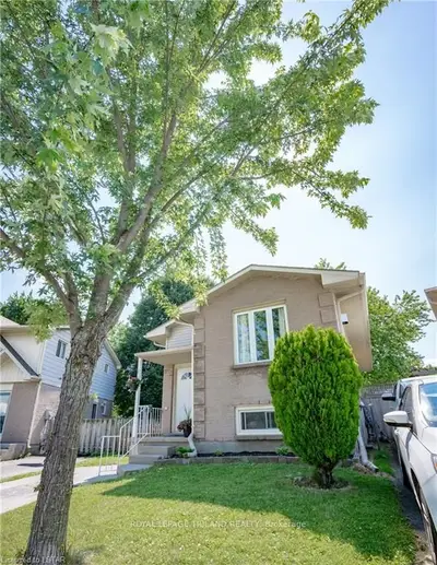 75 Constable Court, London North, ON N6G 3N7