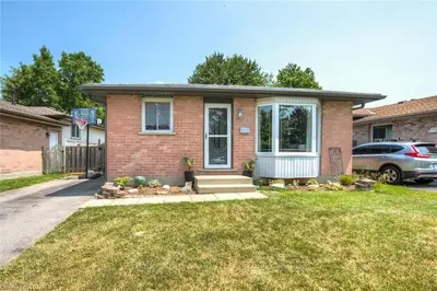 1479 JALNA Boulevard, London South, ON N6E 3C4