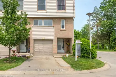 1284 LIMBERLOST Road, London North, ON N6G 3A5