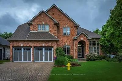 19 HAVENWOOD Way, London North, ON N6H 5B8