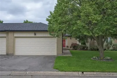 211 PINE VALLEY Drive 54, London South, ON N6J 4W5